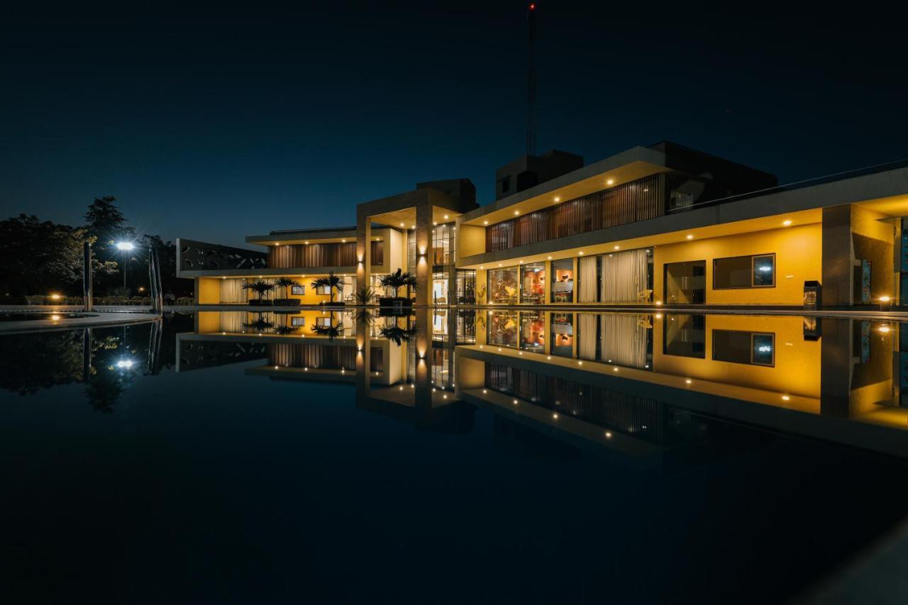 Hotel Club Heaven Palanpur Exteriér fotografie