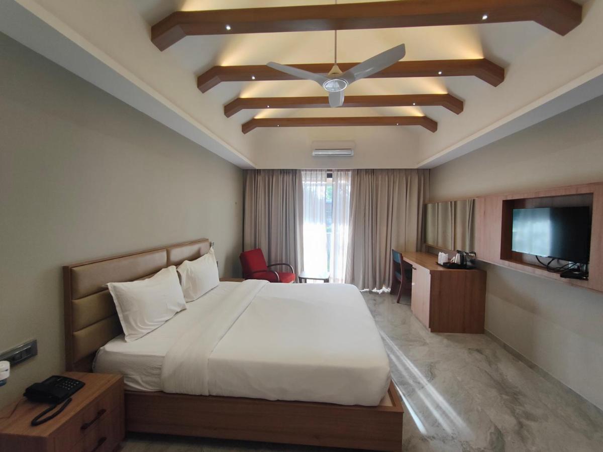 Hotel Club Heaven Palanpur Exteriér fotografie