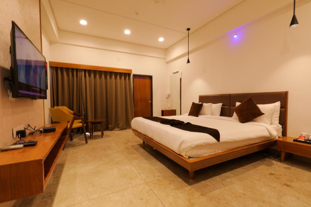 Hotel Club Heaven Palanpur Exteriér fotografie