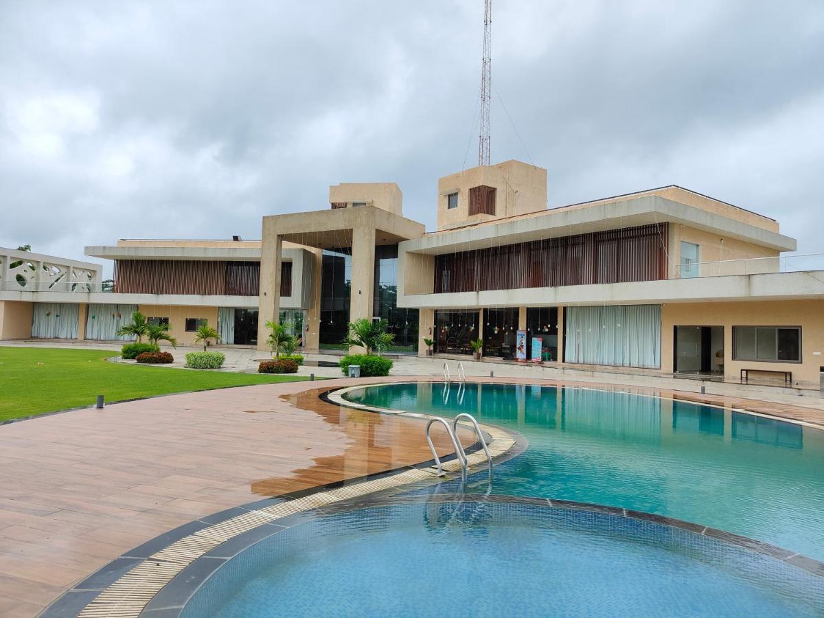 Hotel Club Heaven Palanpur Exteriér fotografie