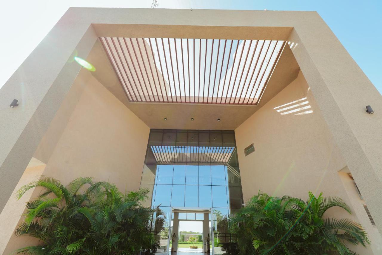 Hotel Club Heaven Palanpur Exteriér fotografie